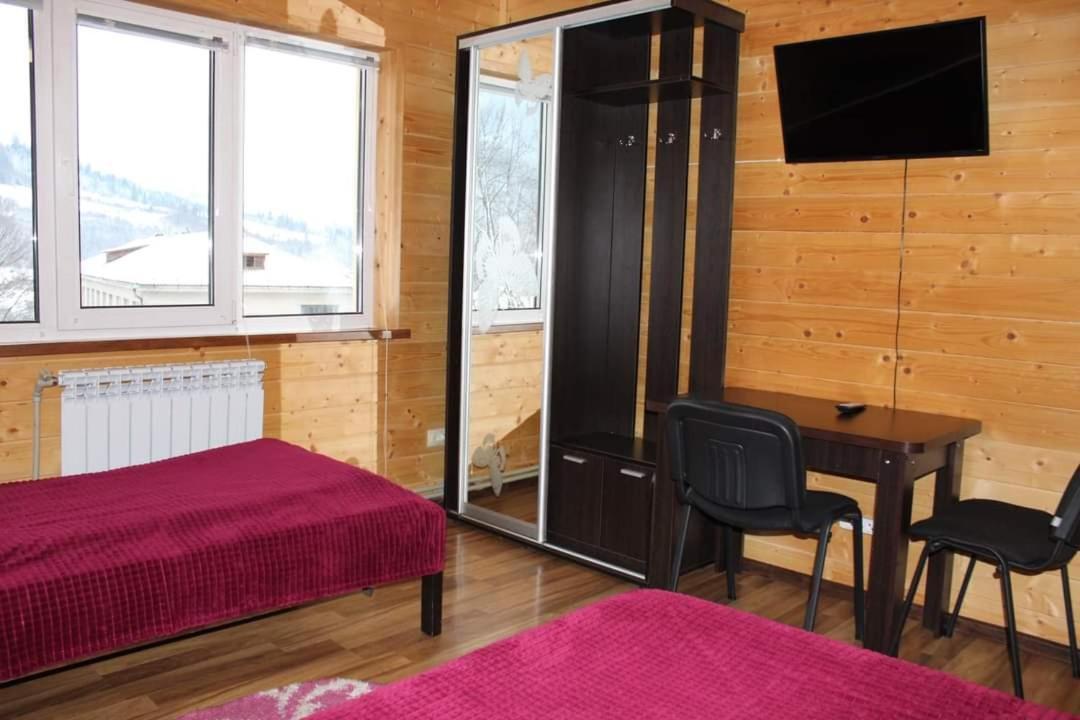 У Інни Hotel Mizhhirya  Exterior photo